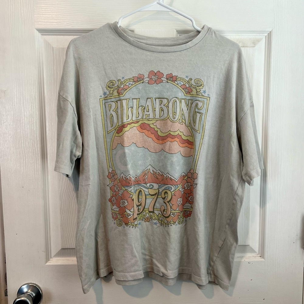 Billabong Oversized Graphic Tshirt